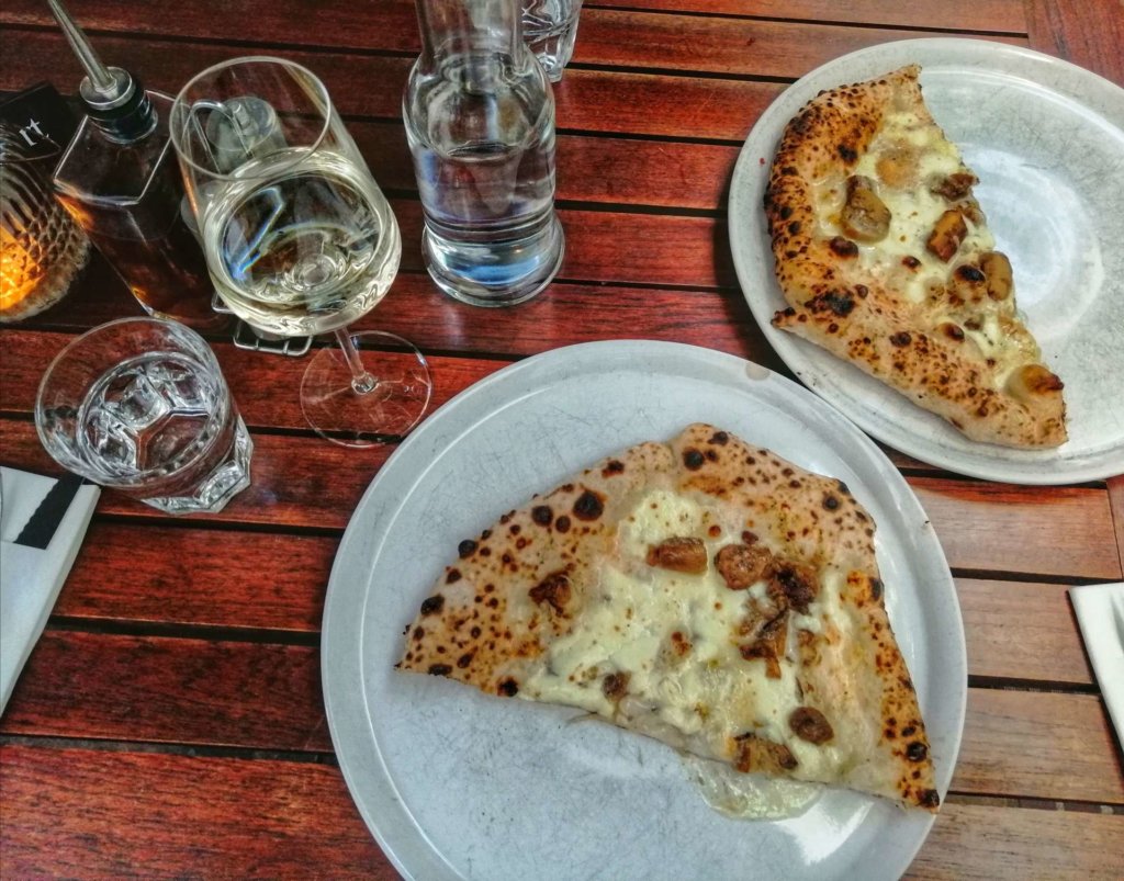 Pizza porcini con crema di tartufo, L'autentico Giardino - 8 miejsc na najlepszą włoską pizzę w Wiedniu